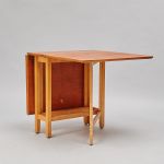 1003 1379 GATE-LEG TABLE